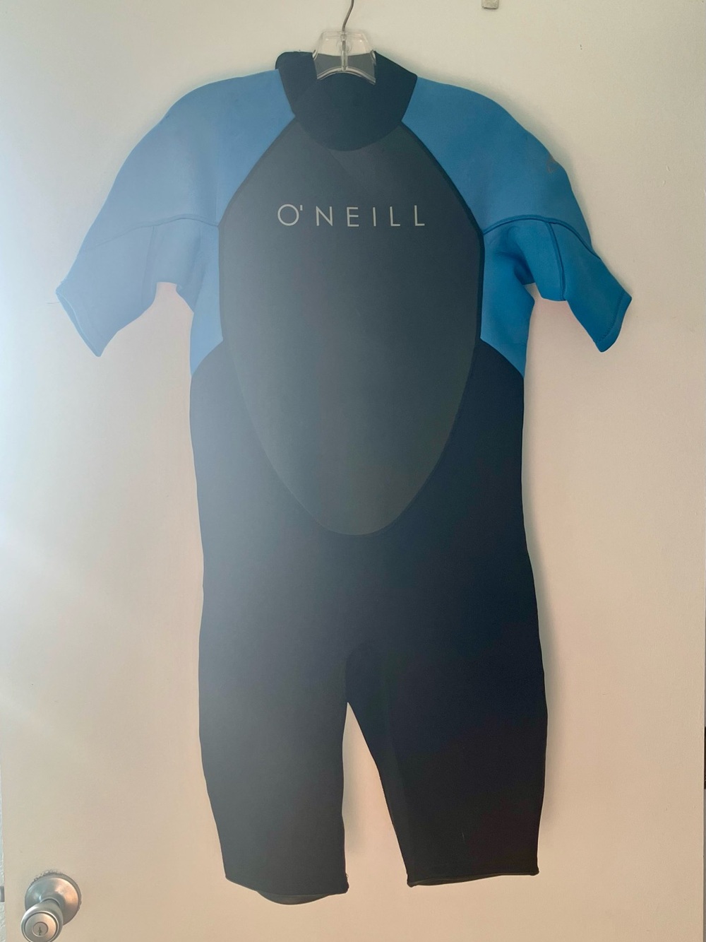 O'Neill Women’s Black and Blue Short Sleeve Wetsuit; Size Large/Short
